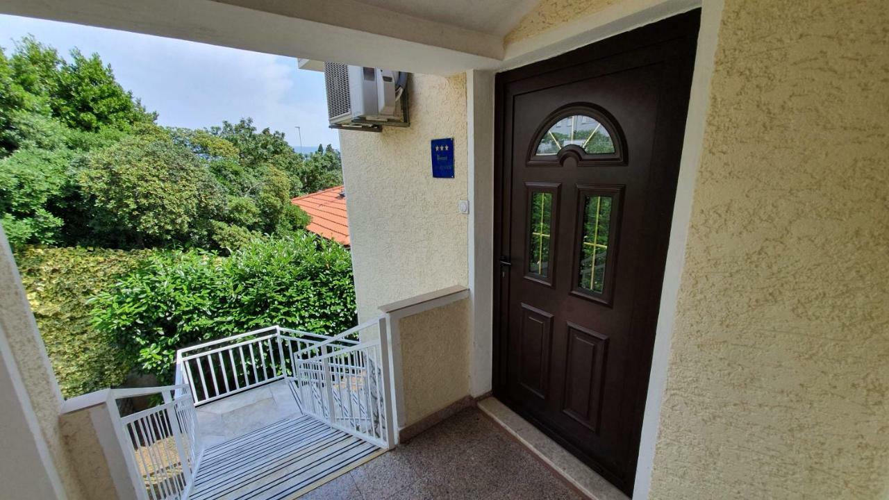 Apartment Bella Mare Novi Vinodolski Exterior foto